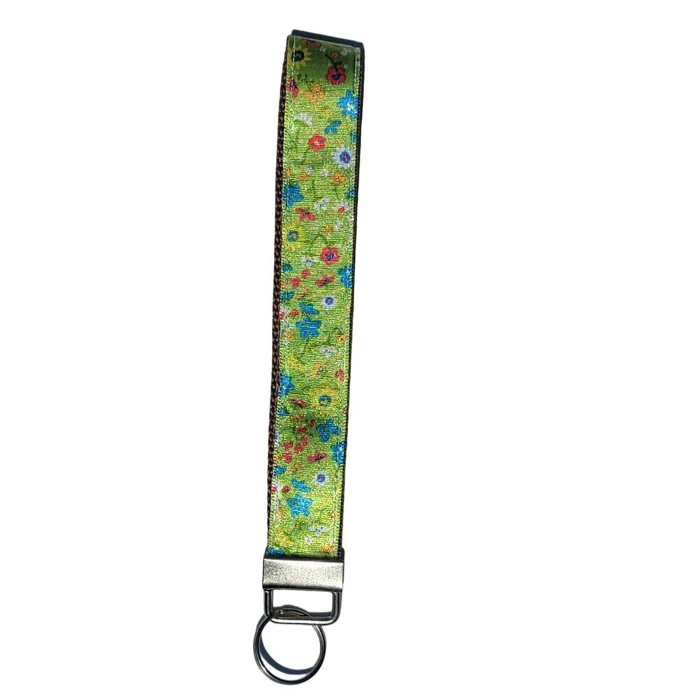 Lanyard Keychain GREEN FLORAL Wrist Key Fob - Handmade - Spring Summer